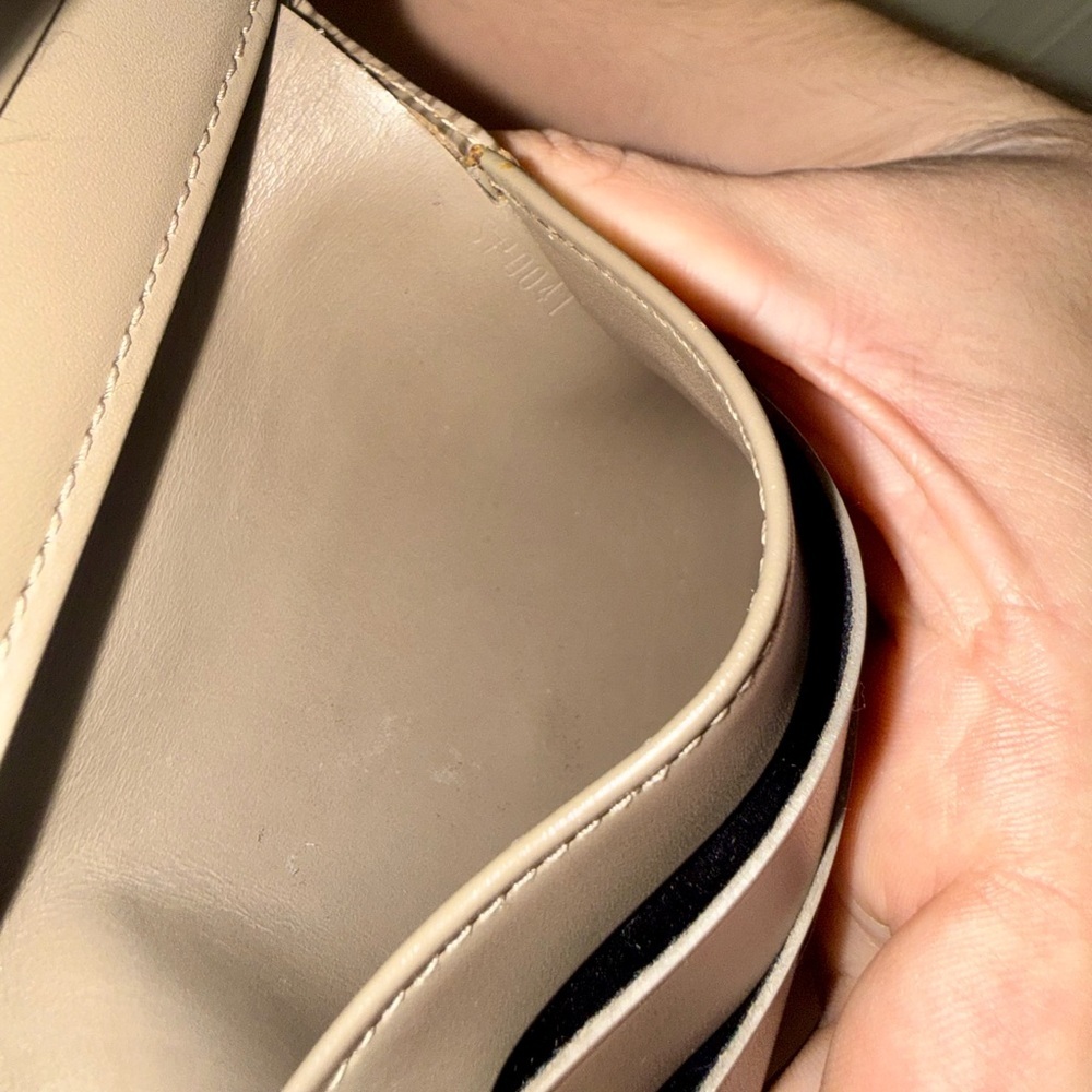 Unisex LOUIS VUITTON Vintage Epi-Leather Elise Tri-Fold Compact Wallet - Taupe - Picture 14 of 16